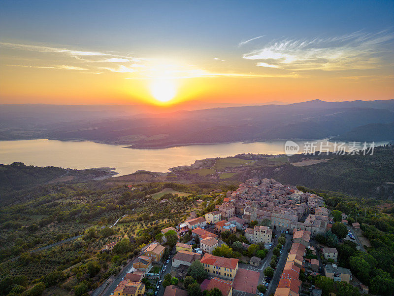 Civitella del Lago，位于翁布里亚的意大利中世纪小镇